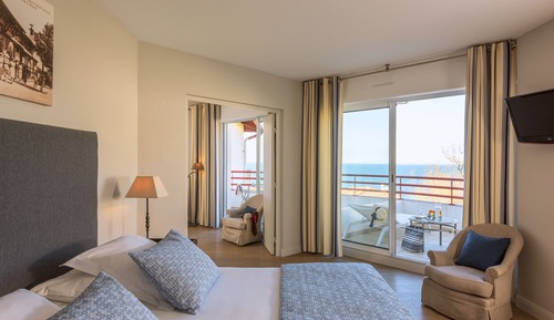 Suite, Partial Sea View