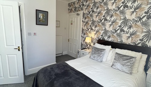 Double Room, Ensuite, Garden View (First Floor)