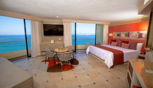 Honeymoon Suite (Sun Club)