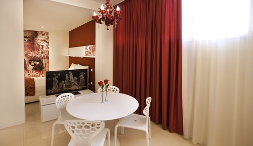 Romantic Studio