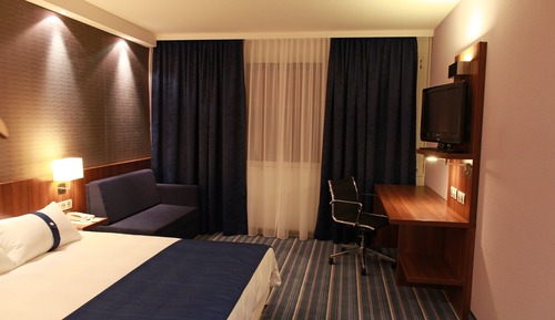 Standard Room, Multiple Beds, Garden View