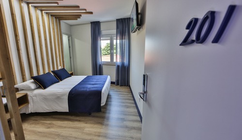 Double Room, 1 Queen Bed