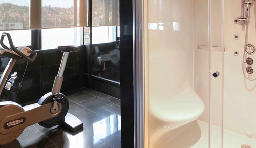 Deluxe Suite, 1 King Bed