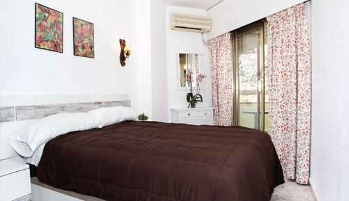 Apartment (3 Adults & 1 Child)