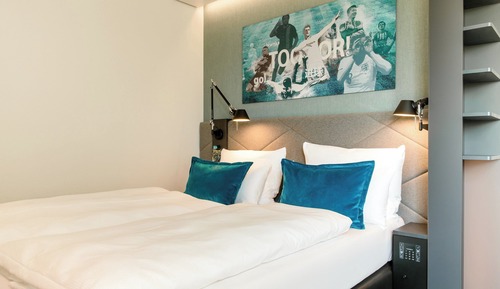 Standard Room, 1 Queen Bed
