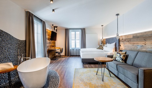 Deluxe Studio Suite