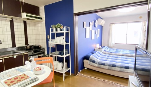 Apartment (402)