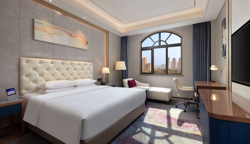 Luxury Room, 1 King Bed with Sofa bed, Non Smoking