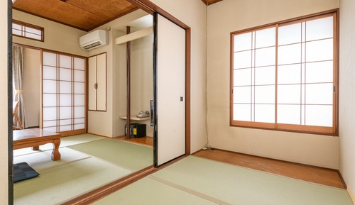 Japanese Triple Room with Shared Bathroom