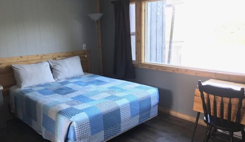 Basic Room, 1 Queen Bed