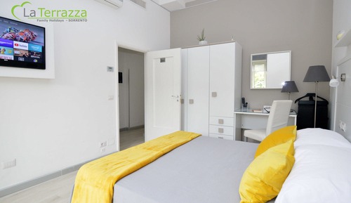 House, 3 Bedrooms, Balcony, Garden View