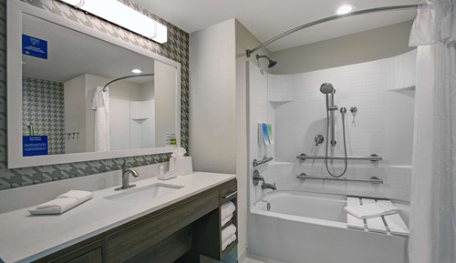 Studio, 1 King Bed, Accessible, Bathtub