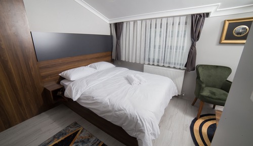 Deluxe Studio Suite