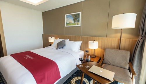 Deluxe Double (Side Ocean View)
