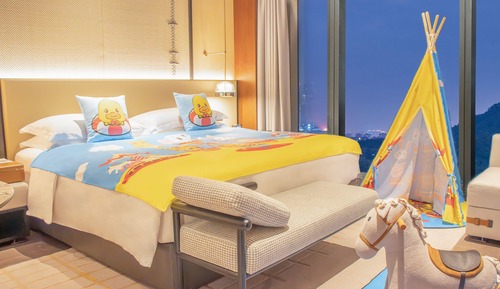 1 King Bed Classic Kids Theme