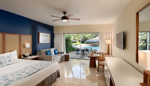Junior Suite Premium Pool View