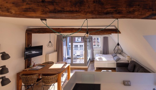 Condo (406)