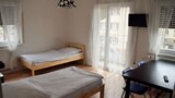 Apartment, Multiple Bedrooms (13-00)