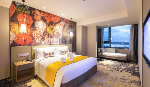 Premium Room, 1 King Bed