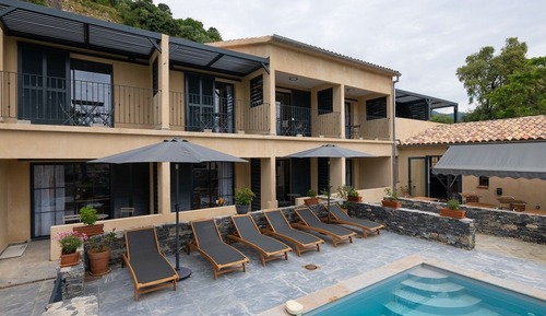 Standard Double Room, Ensuite, Pool View (1er étage)