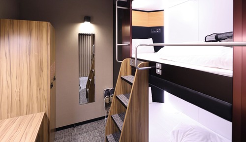 Men's Twin cabin