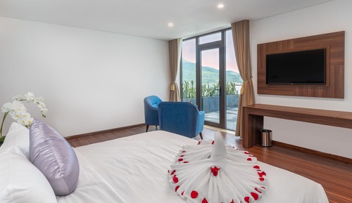 Honeymoon Suite, Ocean View