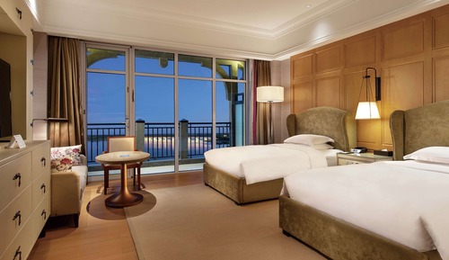 Deluxe Room, 2 Twin Beds, Balcony, Lake View