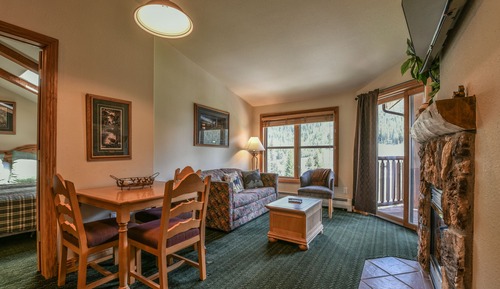 Signature Condo, 2 Bedrooms, Balcony, Mountain View (Hidden River Lodge 5995)