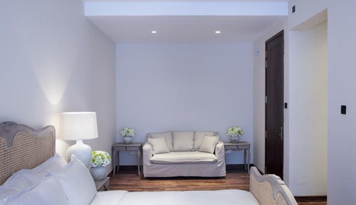 Deluxe Room (Room 6)