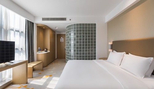 Standard Room, 1 King Bed