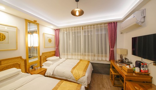 Signature Twin Room