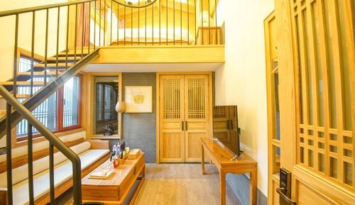 Romantic Duplex