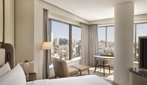Club Signia Suite, 1 King Bed (Panoramic)