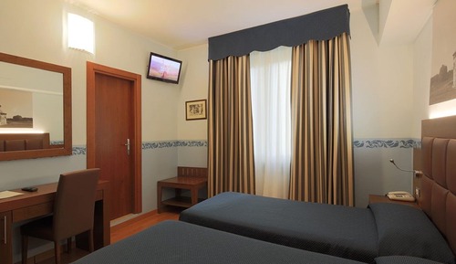 Classic Twin Room