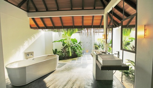 Water Bungalow with Pool