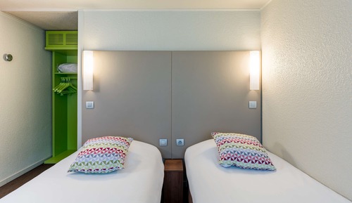 Next Generation, Room, 2 Twin Beds