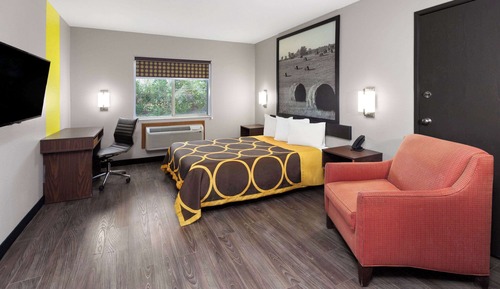 Studio Suite, 1 King Bed, Non Smoking