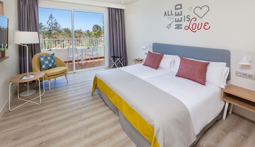 Deluxe Double Room (Adults Only, +18)