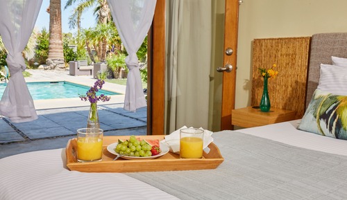 Premium Room, 1 King Bed, Kitchen, Pool View
