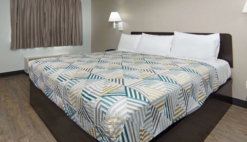 Deluxe Room, 1 King Bed, Accessible, Non Smoking