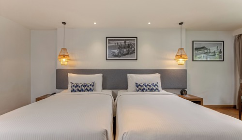 Family Room, Connecting Rooms (Premier)