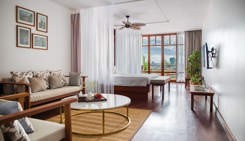 JUNIOR SUITE