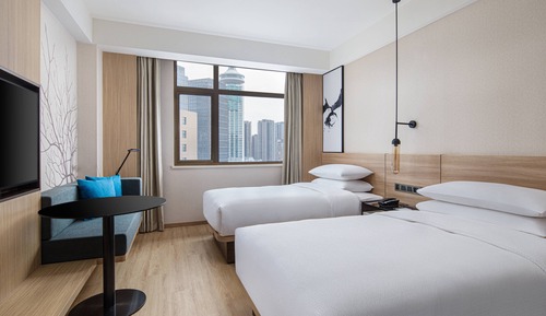 Room, 2 Twin Beds, City View