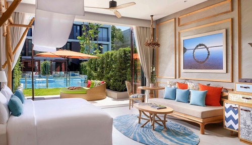 Signature, 1 King Bed, Pool Access (So lofty)