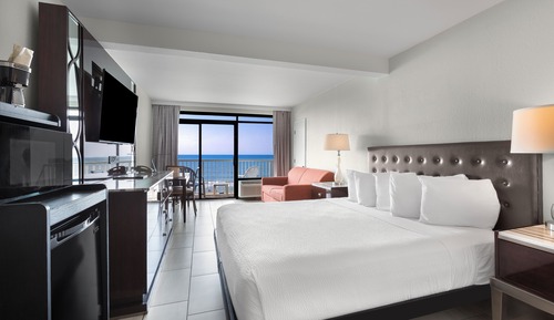 Standard Room, 1 King Bed, Oceanfront