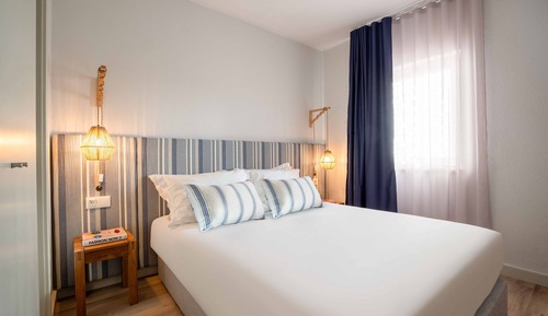 Superior Suite, 2 Bedrooms, Pool View