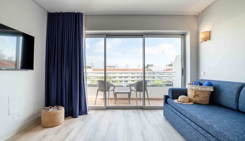 Suite, Pool View