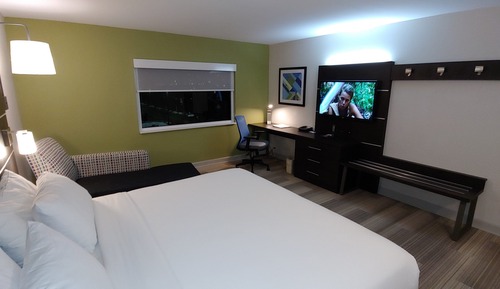 Standard Room, 1 King Bed, Balcony