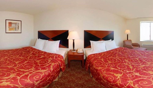 2 Queen Beds