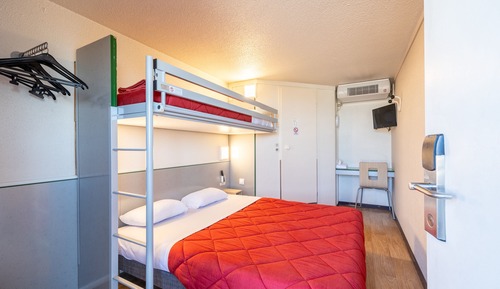 Standard Room, Multiple Beds (1 Double and 1 Single bed)